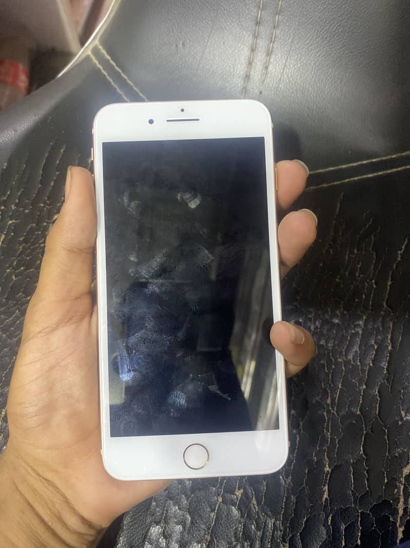Apple iPhone 8 Plus 1