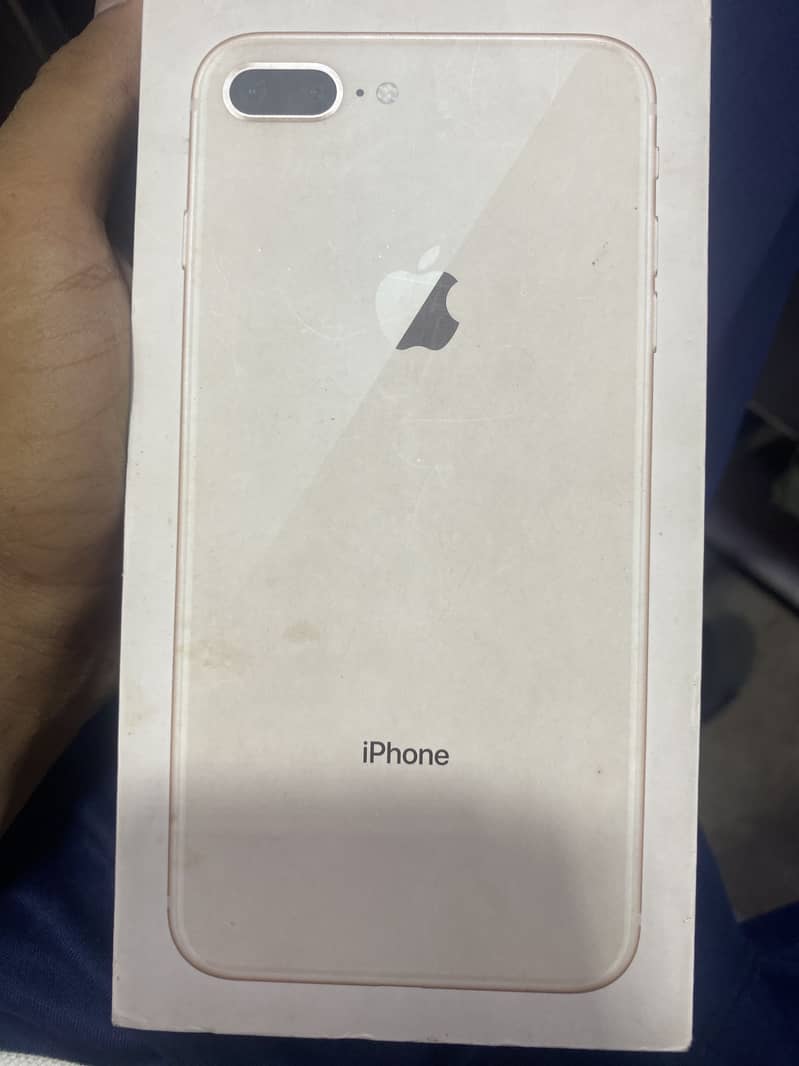 Apple iPhone 8 Plus 3