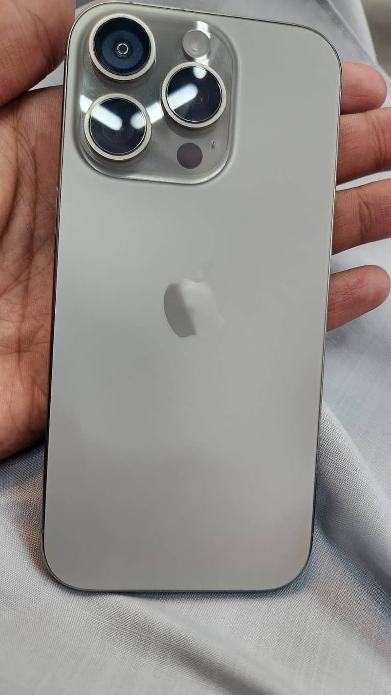 iPhone 16 Pro 1