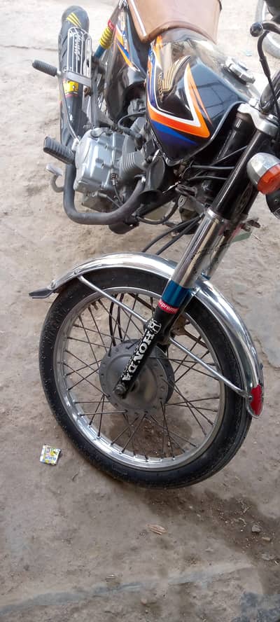 urgent sell Honda cg 125 2018 modle