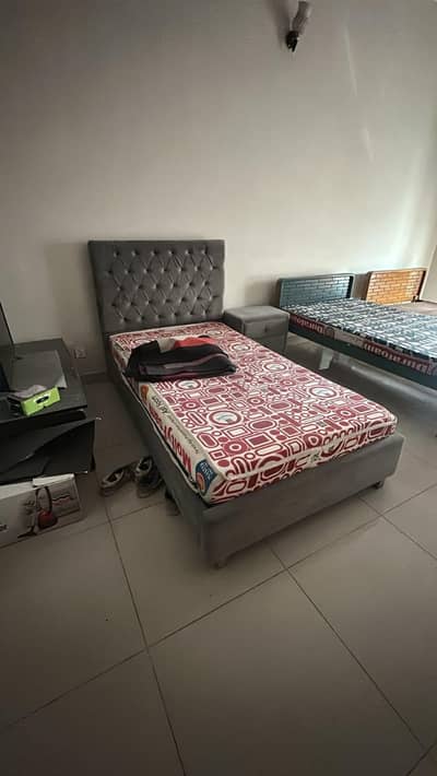 single bed few days used for sale