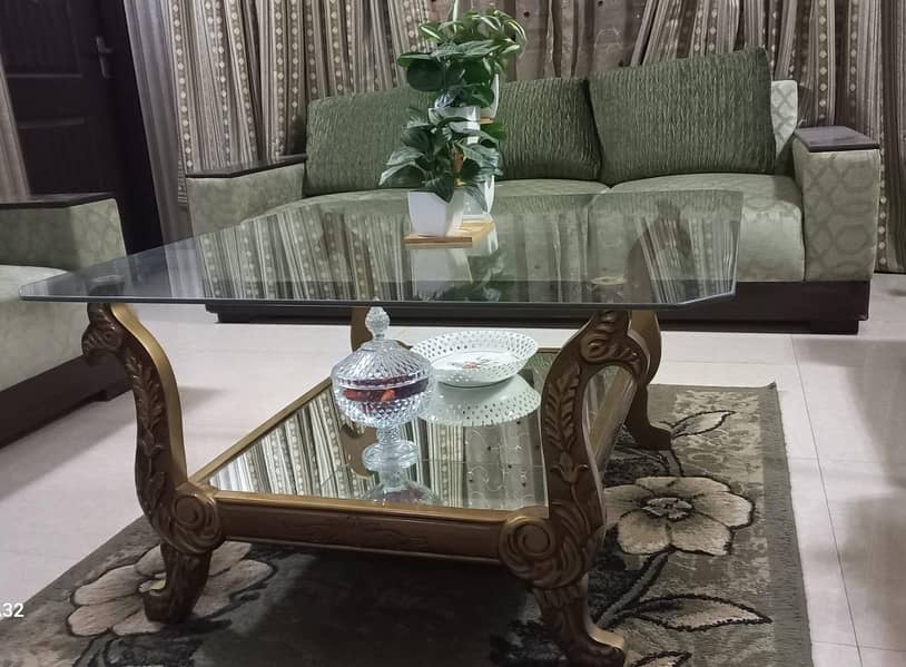 Centre table with two side tables 3