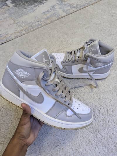 100% orignal pre loved sneakers