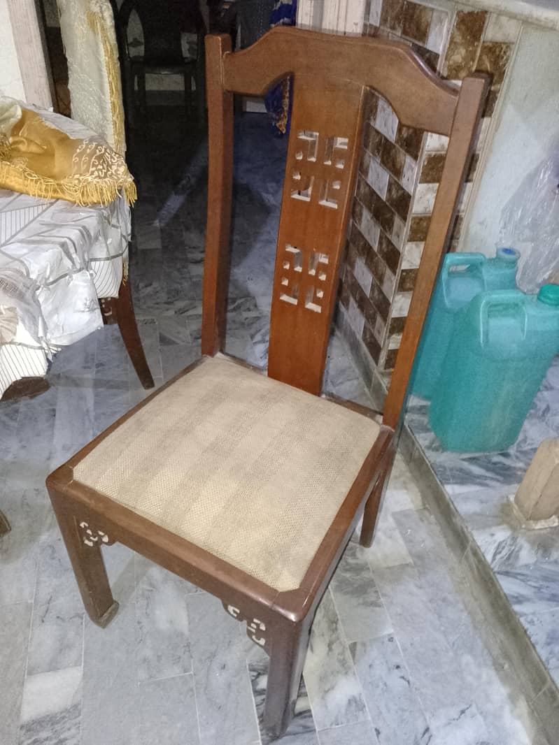 Dining Table 0