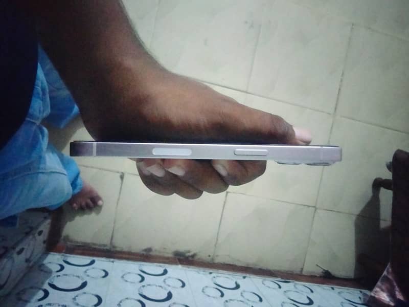 iPhone 13 1