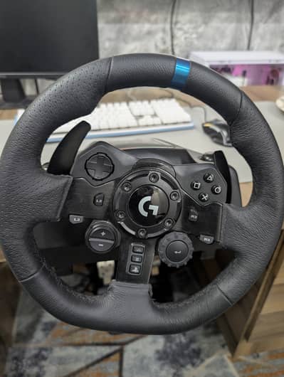 Logitech G29 Driving Force Racing Wheel