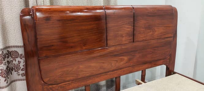 Bed set solid wood use nhi hwa bilkul new ha with side tables dressing