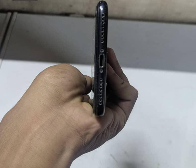 Apple iPhone 7 Plus 0