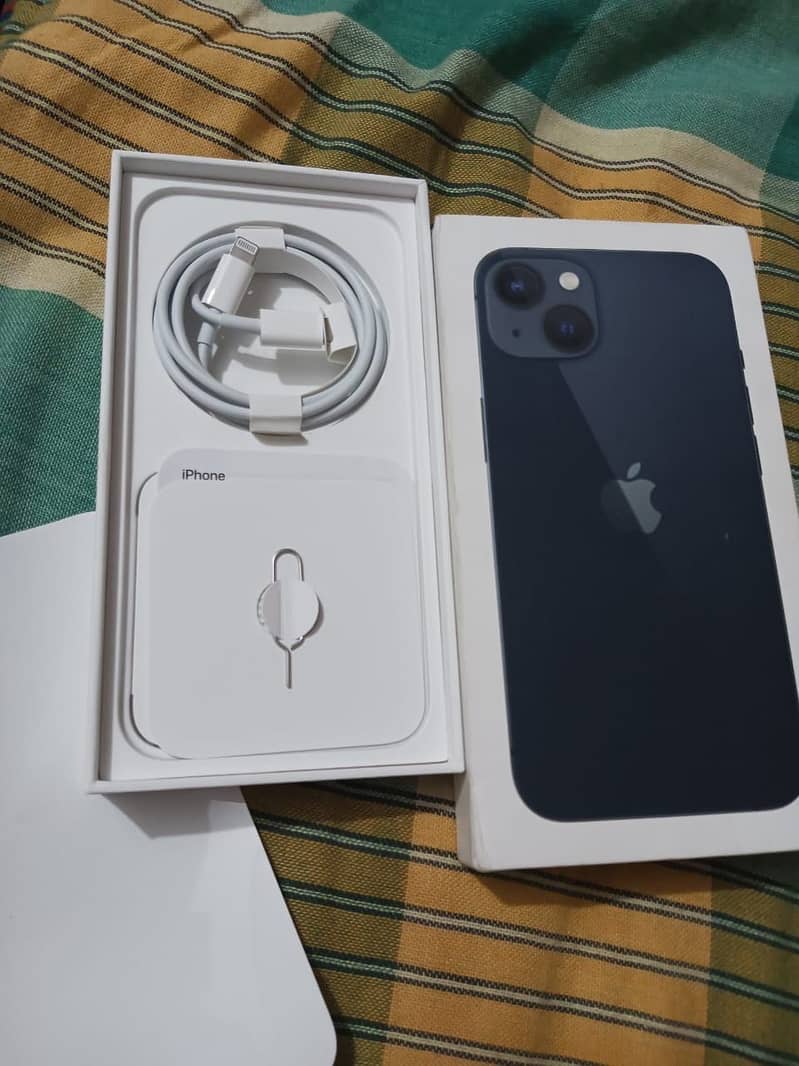 Apple iPhone 13 2