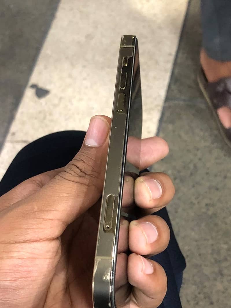Apple iPhone 12 Pro 1