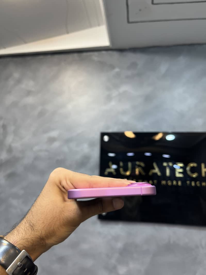 IPHONE 16 PLUS 4