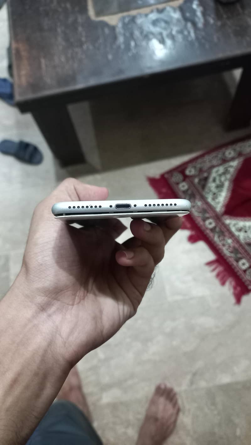 Apple iPhone 7 Plus 2