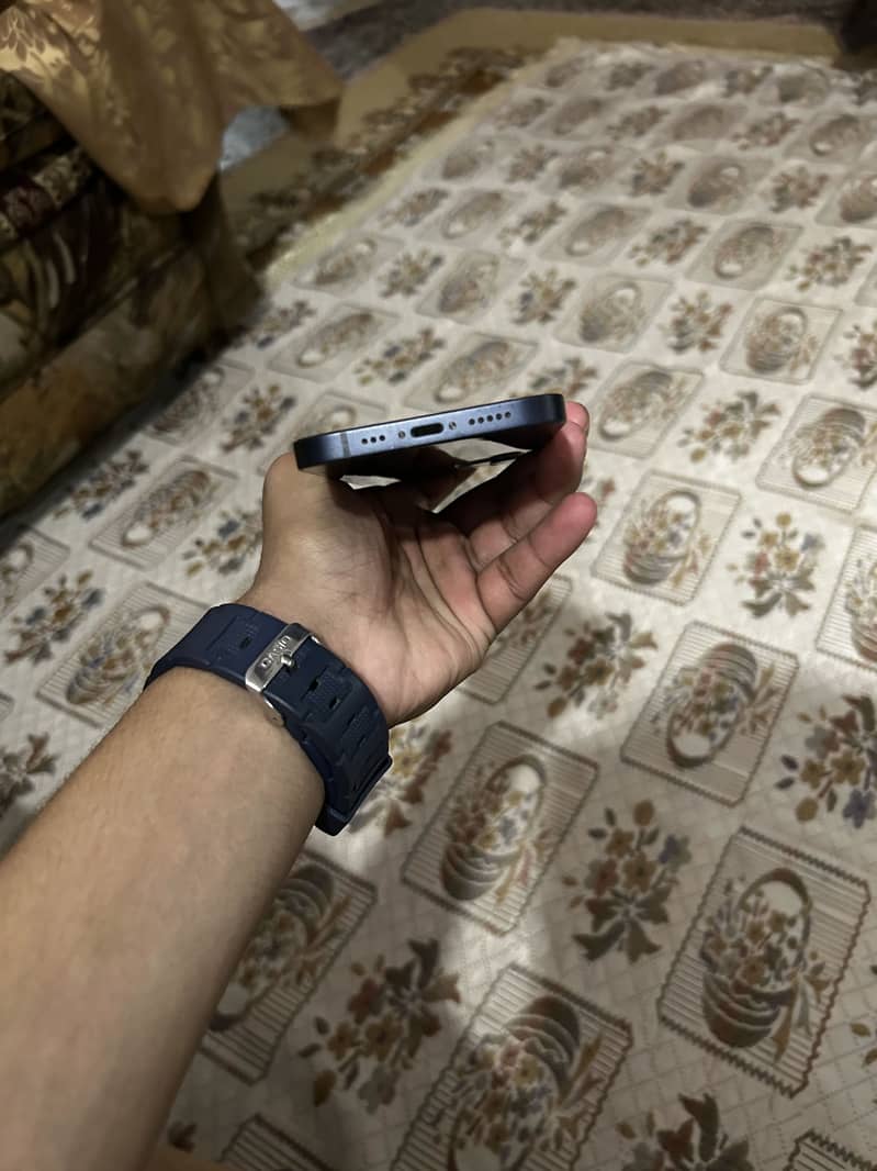 Apple iPhone 12 1