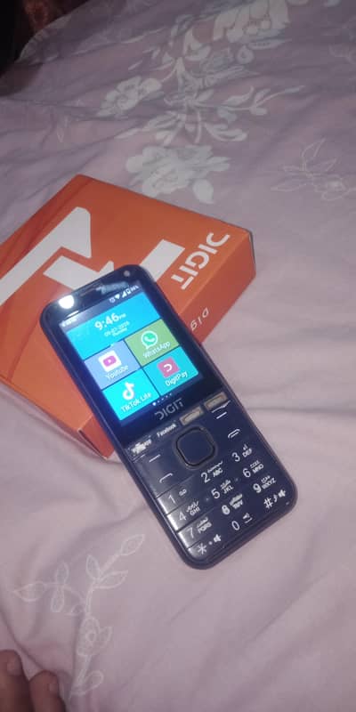 Digit 4g z1 bilkul 10/10 condition touch and type playstore supported