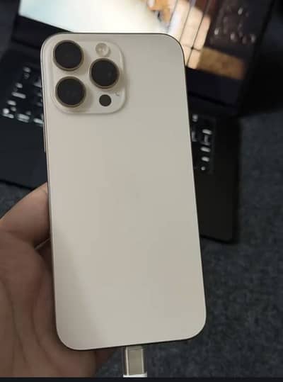 Apple iPhone 16 Pro Max