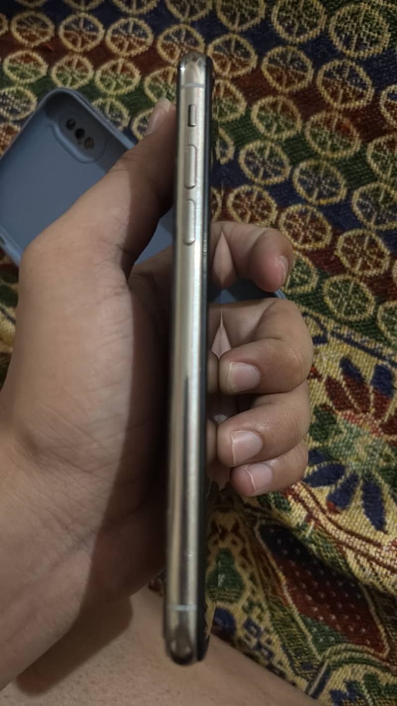 Apple iPhone X 2