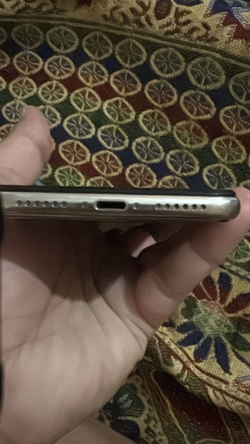Apple iPhone X 4