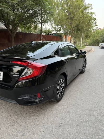 Honda Civic VTi Oriel Prosmatec 2018 model UG full option Red meter