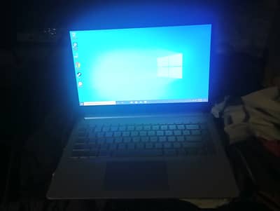 Hp 14 Ryzen 3250u 8gb ram 256 ssd