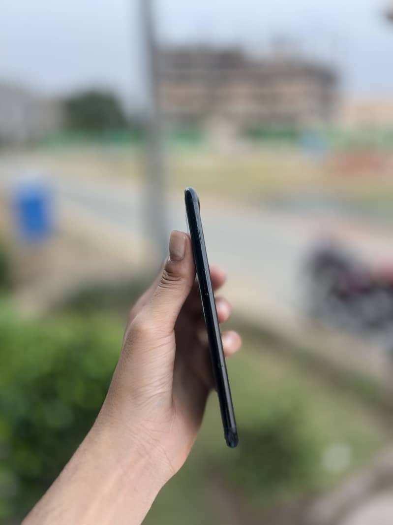 Apple iPhone 7 Plus 2