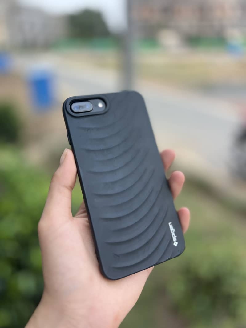 Apple iPhone 7 Plus 6
