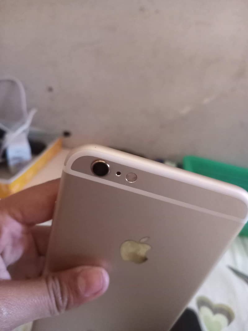 Apple iPhone 6S Plus 3