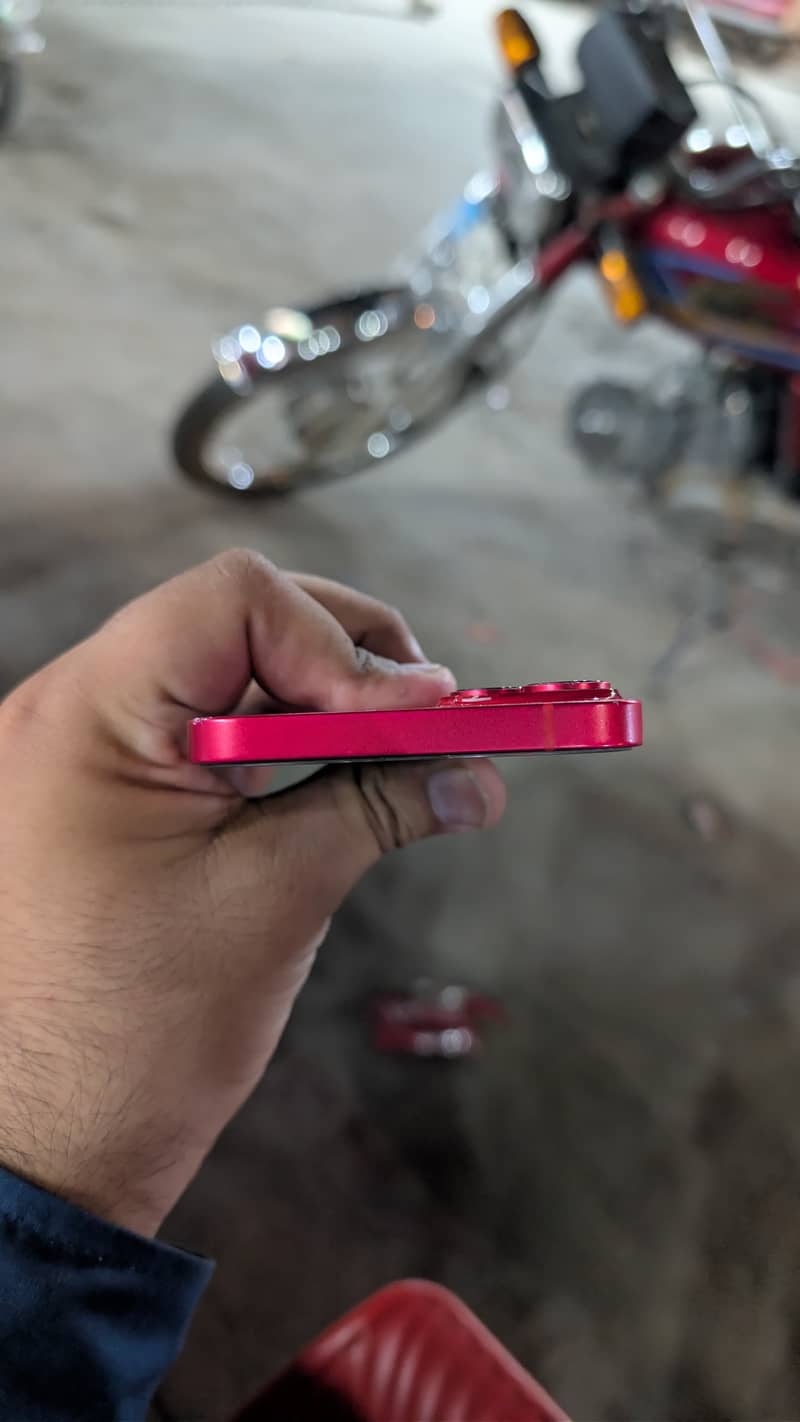 iPhone 14 plus 4
