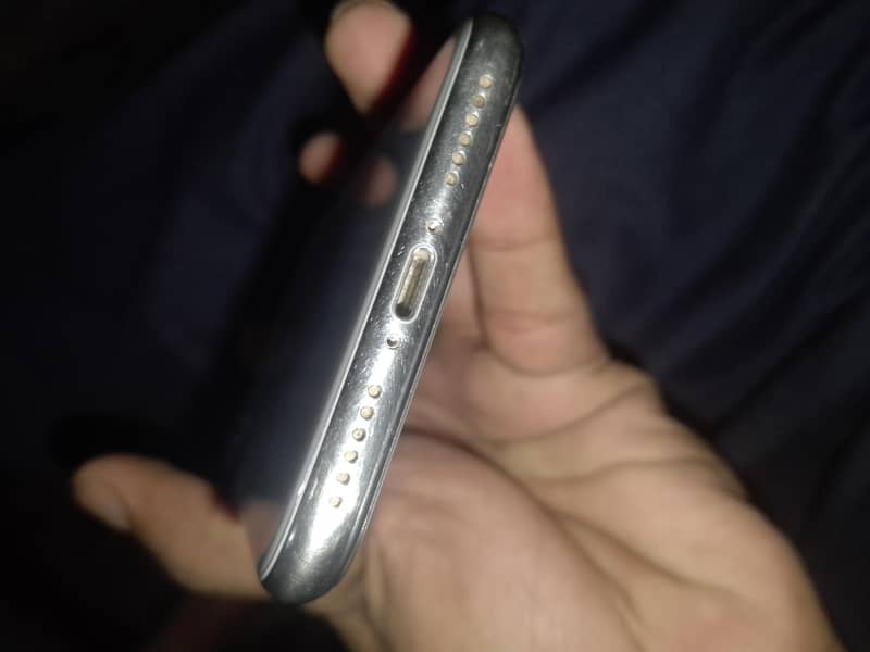 Apple iPhone X 3