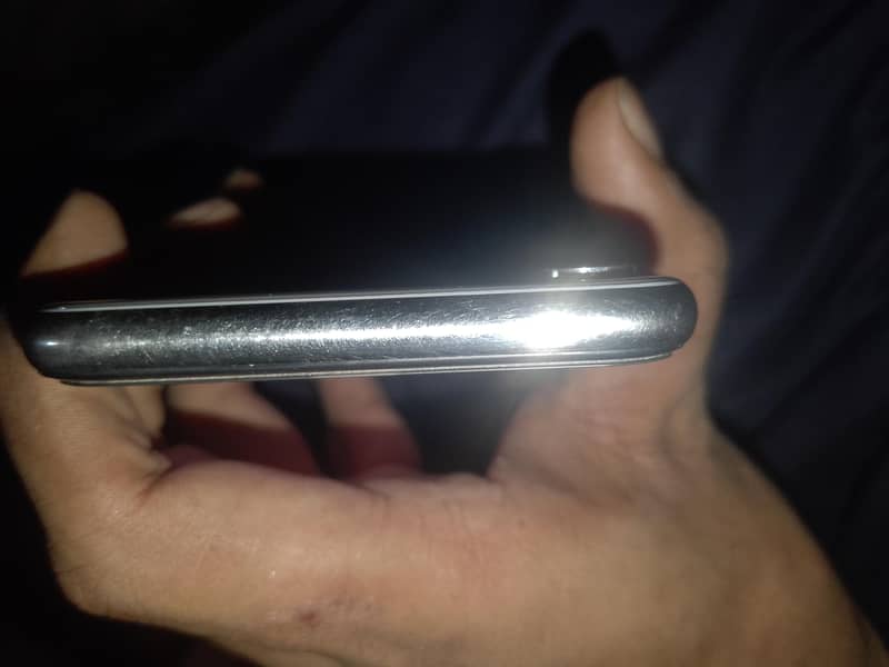 Apple iPhone X 4