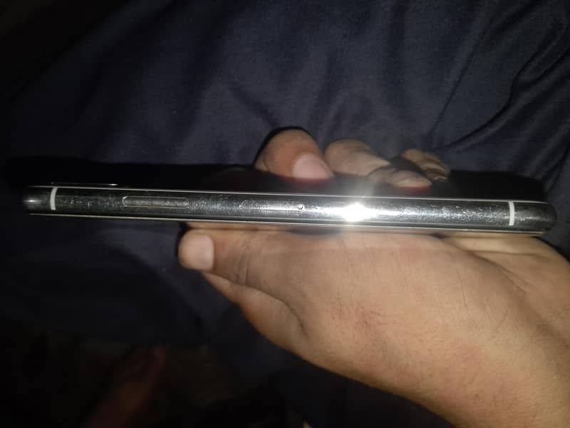 Apple iPhone X 5