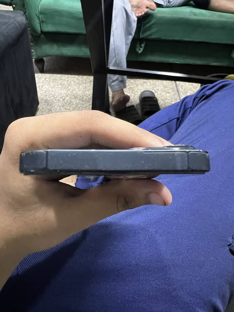 Apple iPhone 13 4