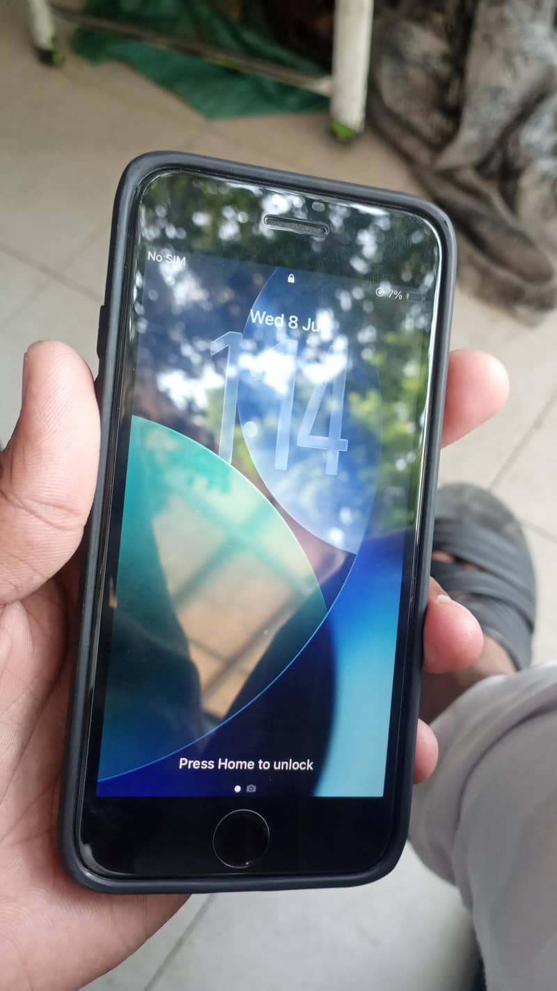iPhone se3 64 GB 1