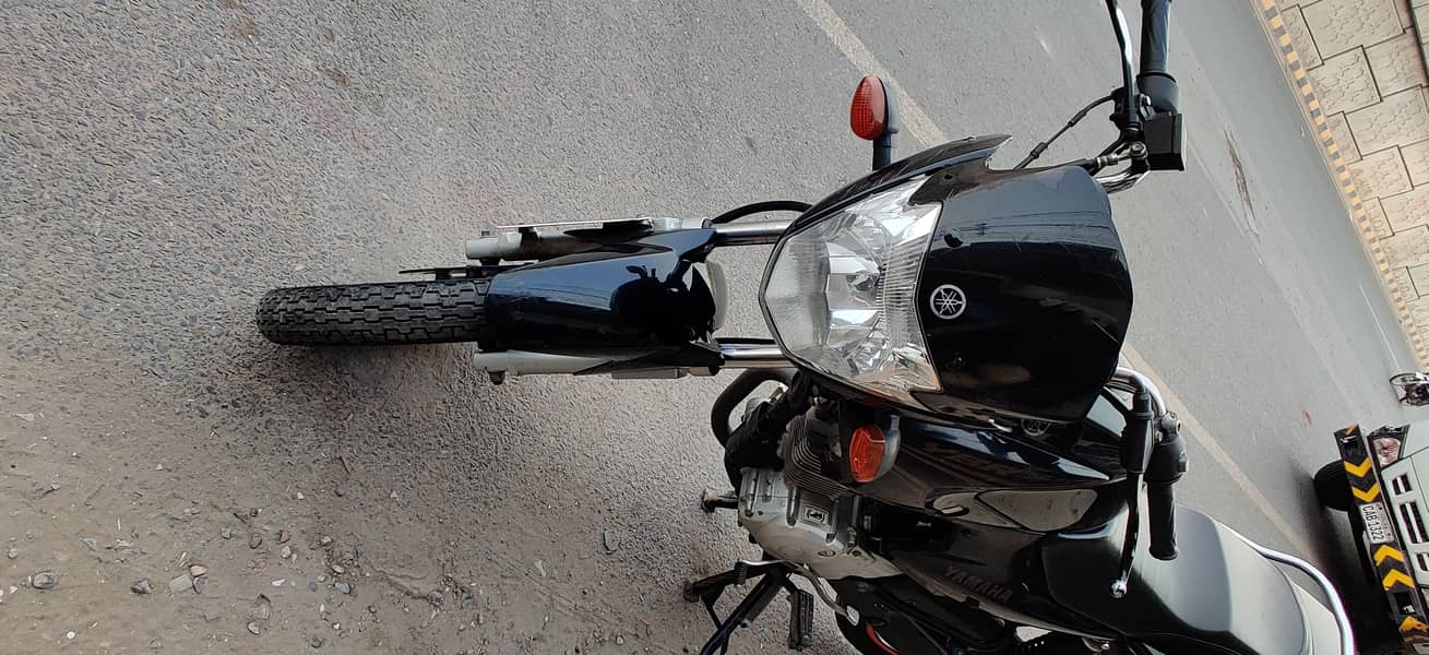 YAMAHA 3