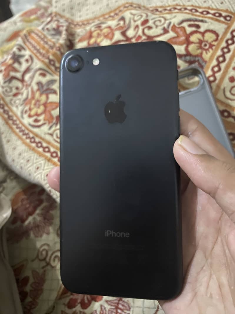 Apple iPhone 7 3