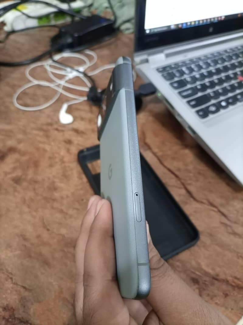 Google Pixel 8 2