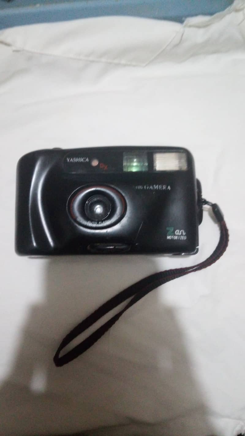 Flash camera 0