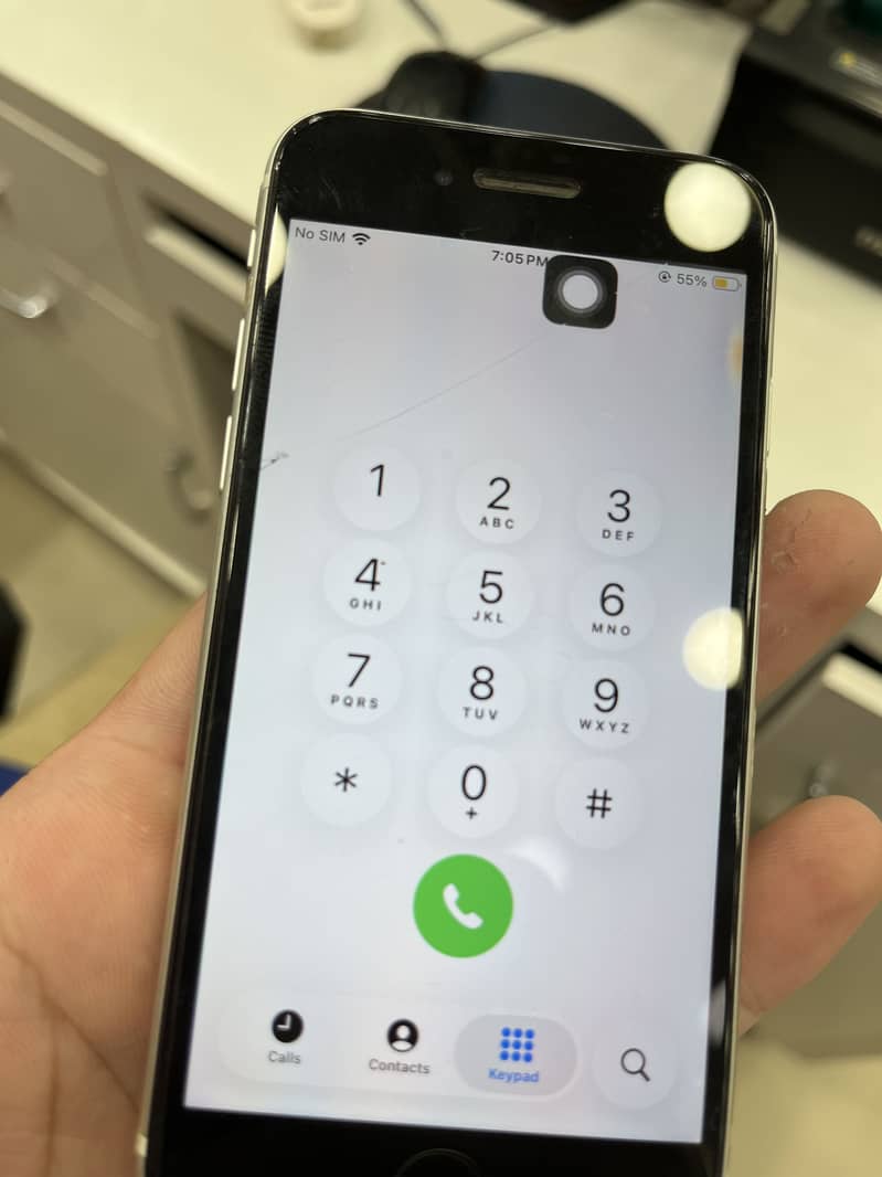 Apple iPhone SE 0