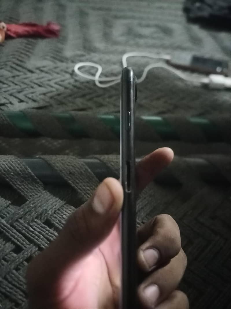 Apple iPhone 7 Plus 2