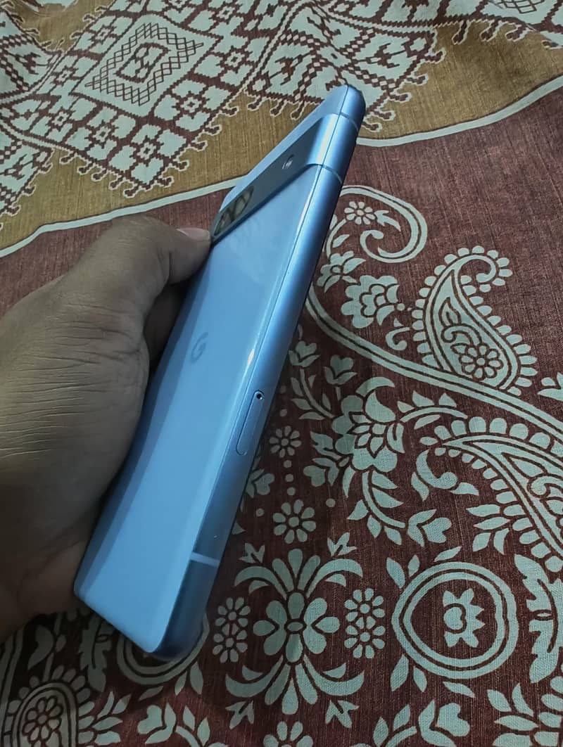 Google Pixel 7a 5
