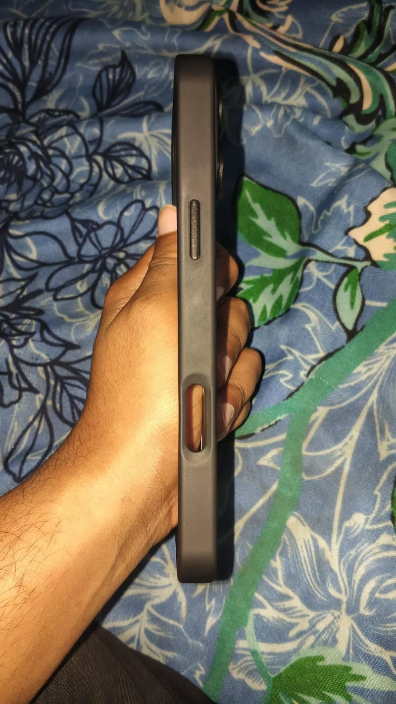 iPhone 16 pro max 1