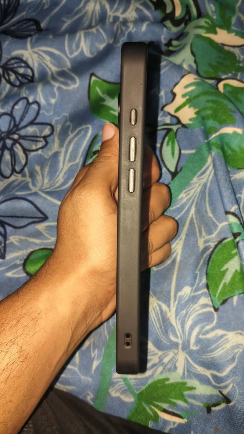 iPhone 16 pro max 2