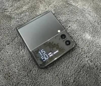 Samsung Z Flip 3 5G, 8/256 US Variant.