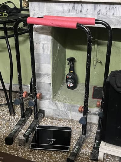 Dip bar for calisthenics