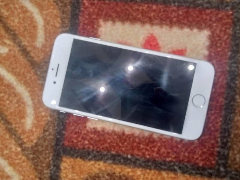 Apple iPhone 8 4