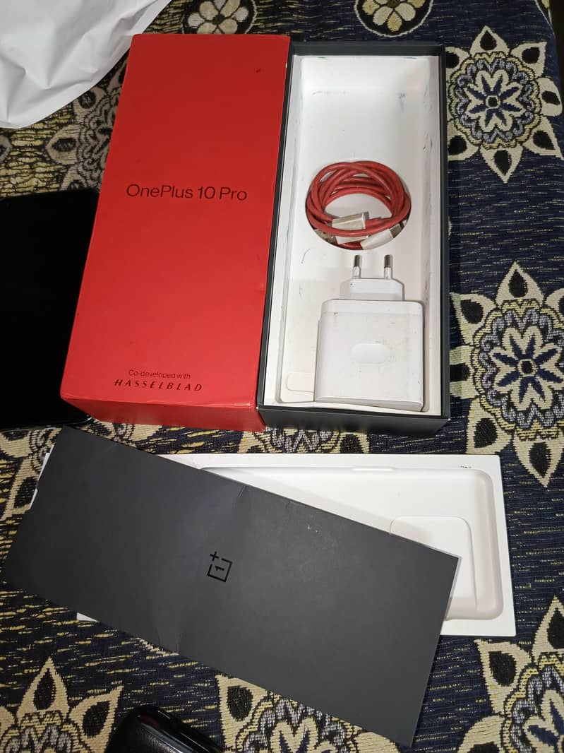 One Plus 10 Pro 4