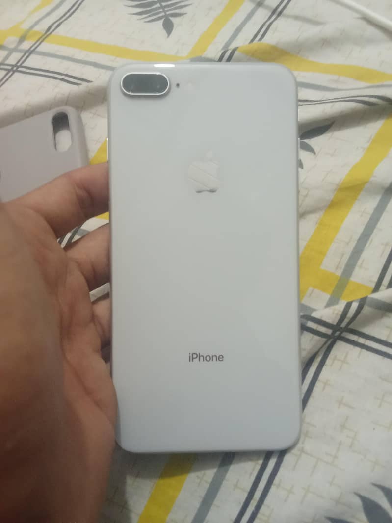 Apple iPhone 8 Plus 0