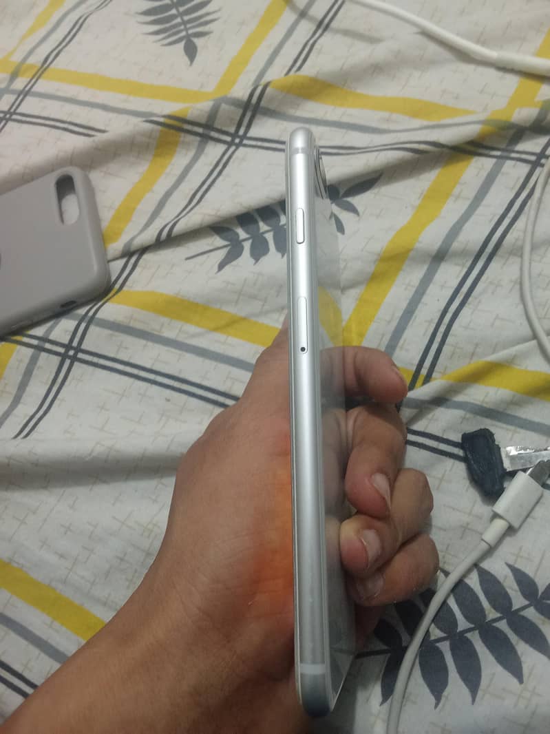 Apple iPhone 8 Plus 2