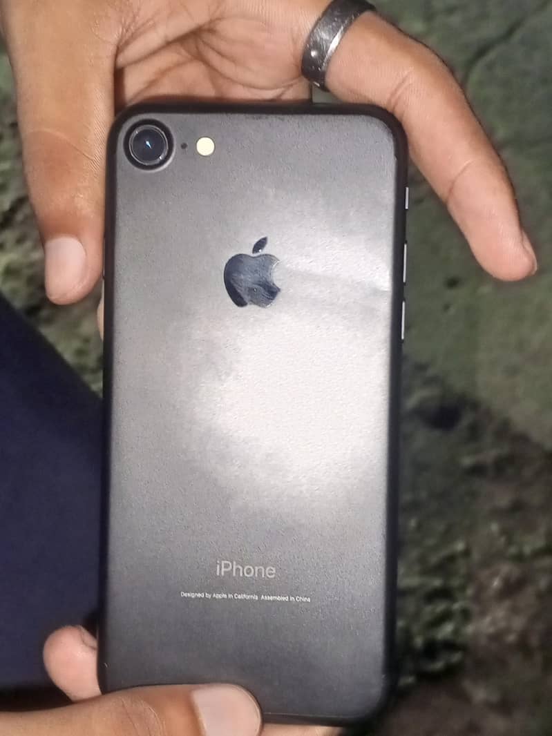 Apple iPhone 7 1