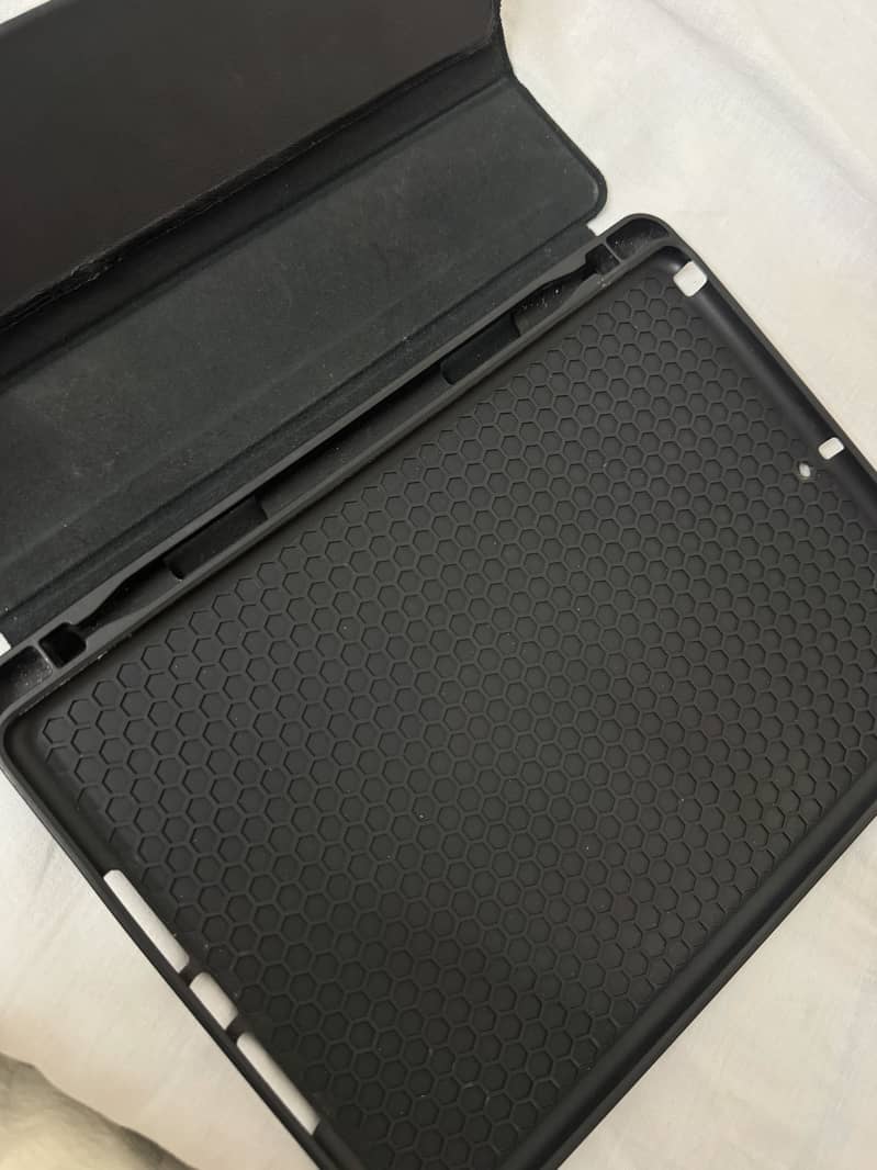 Ipad A2270, 8th Generation 3
