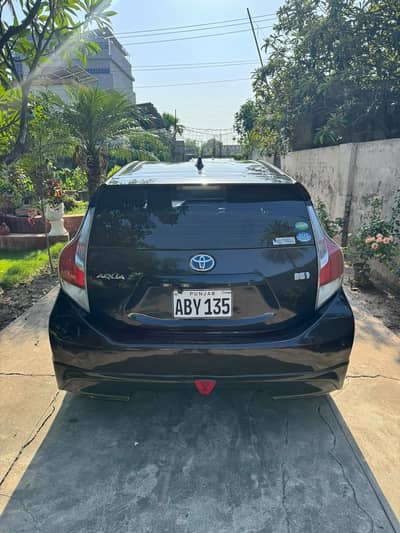 Toyota Aqua 2015